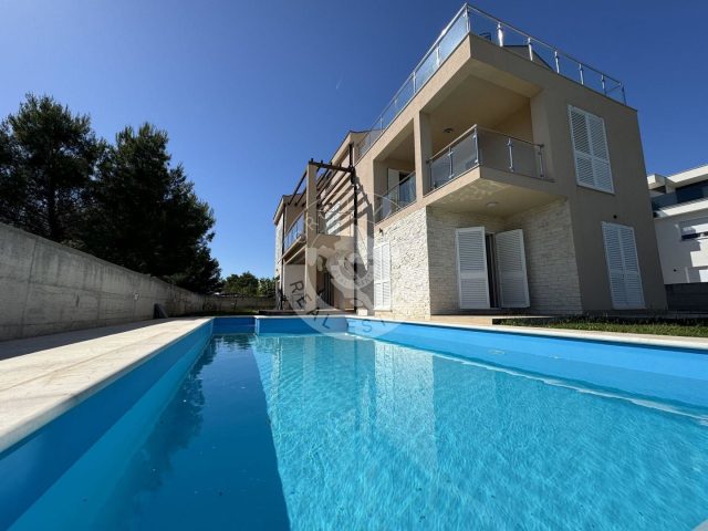 Casa in vendita 346 m² – Vodice