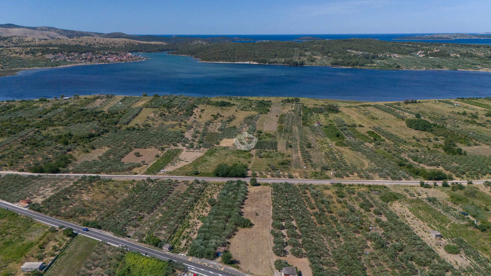 Terreno In vendita - šibensko-kninska Knin - foto 1/6