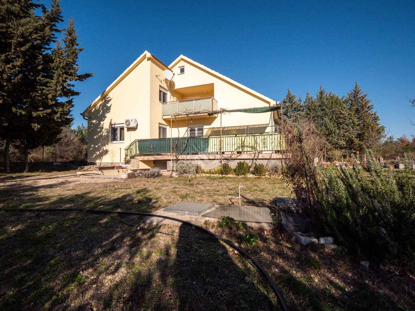 Kuća Na prodaju - Šibensko-kninska Bratiškovci