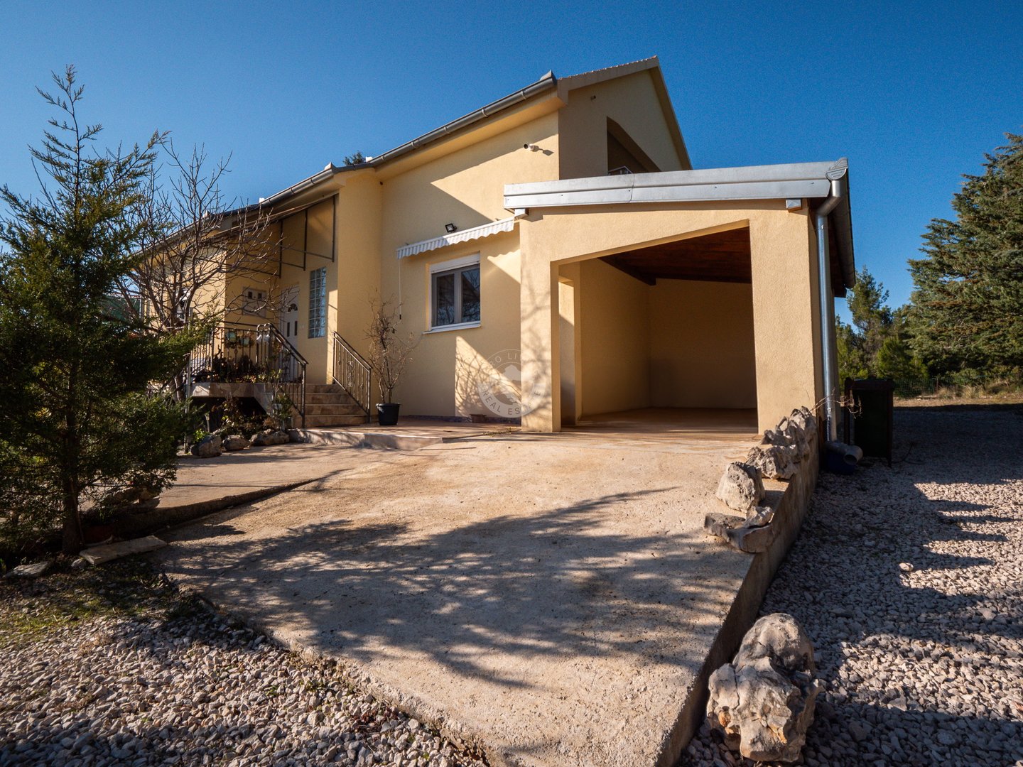 Kuća Na prodaju - Šibensko-kninska Bratiškovci