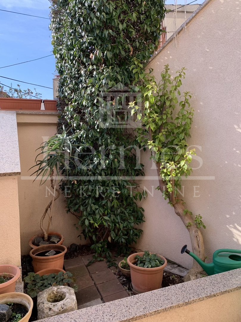 House For sale - Šibensko-kninska Varoš