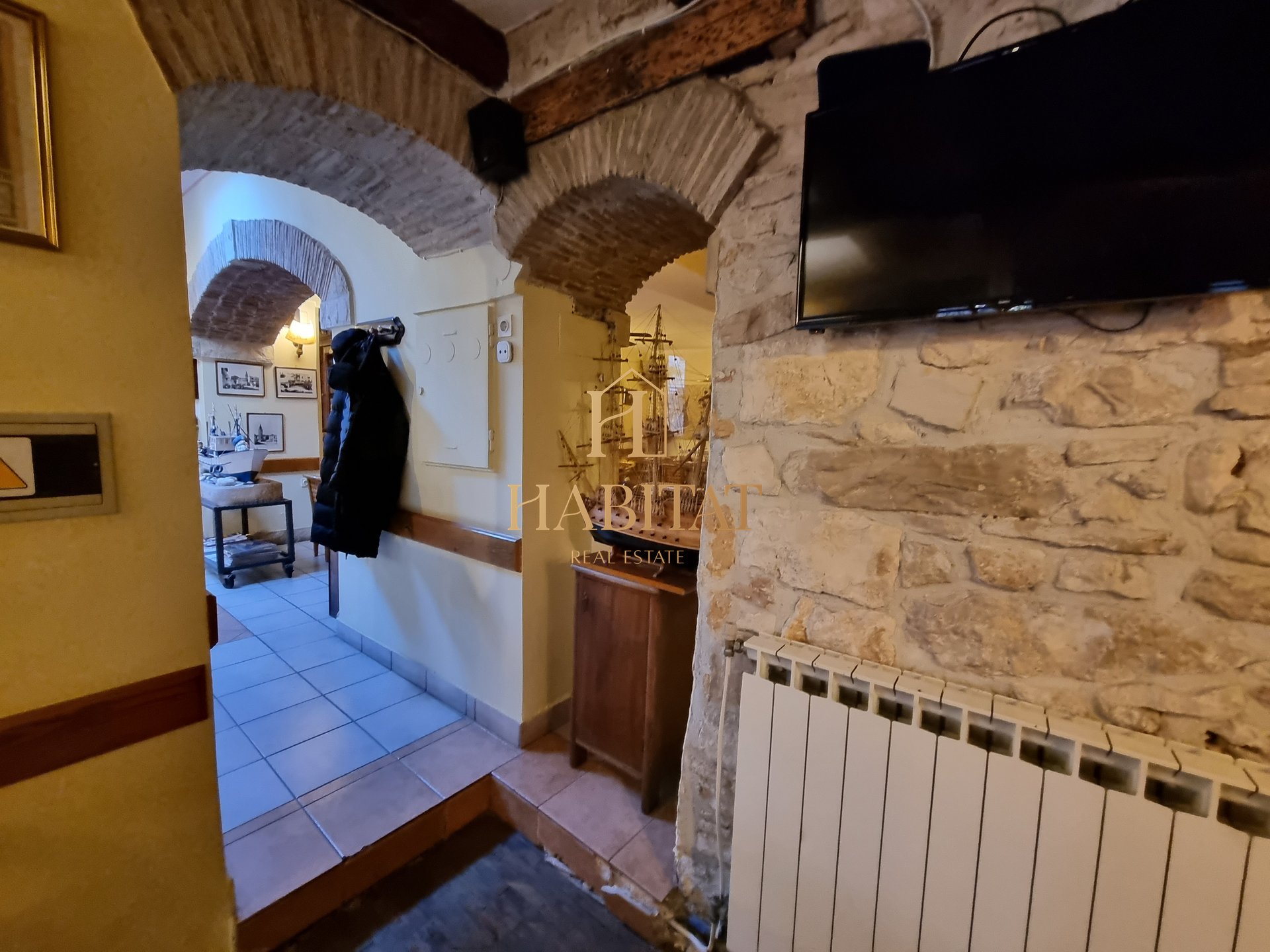 Poslovni prostor Na prodaju - ISTARSKA KAšTELIR-LABINCI