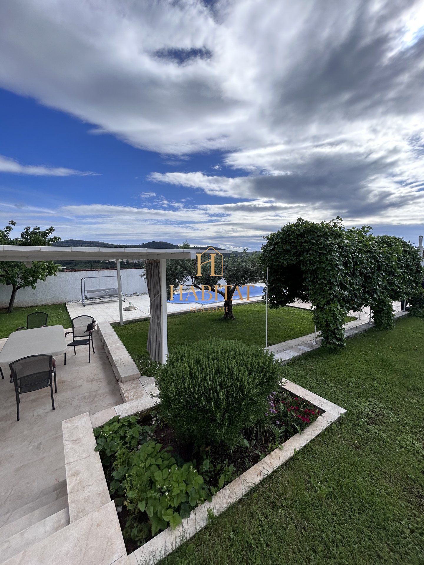 Haus Zu verkaufen - SPLITSKO-DALMATINSKA SUPETAR