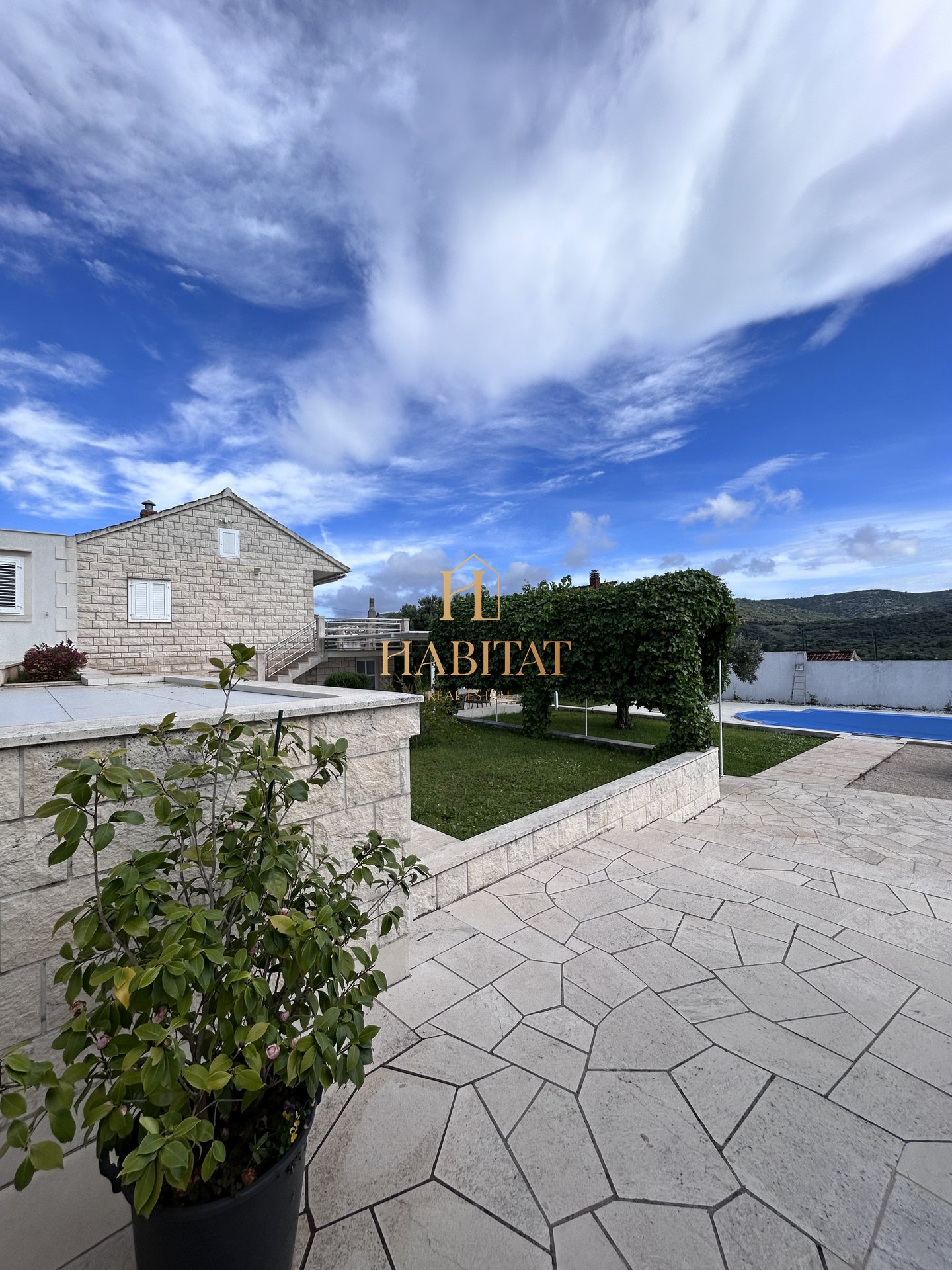 Haus Zu verkaufen - SPLITSKO-DALMATINSKA SUPETAR