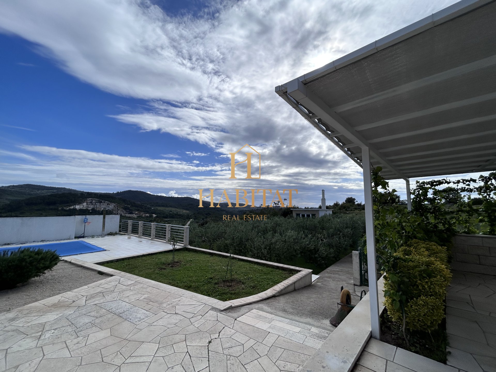 Haus Zu verkaufen - SPLITSKO-DALMATINSKA SUPETAR