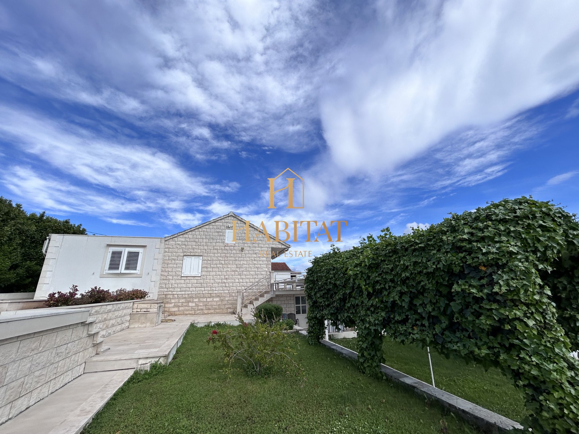 Haus Zu verkaufen - SPLITSKO-DALMATINSKA SUPETAR