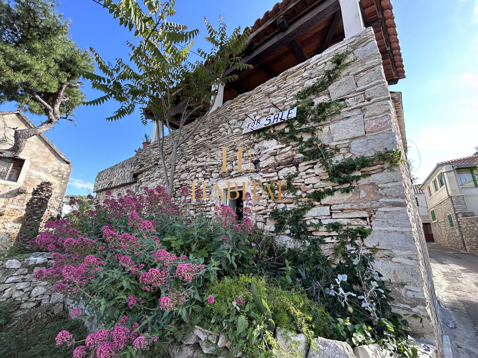 Haus Zu verkaufen - SPLITSKO-DALMATINSKA SUPETAR