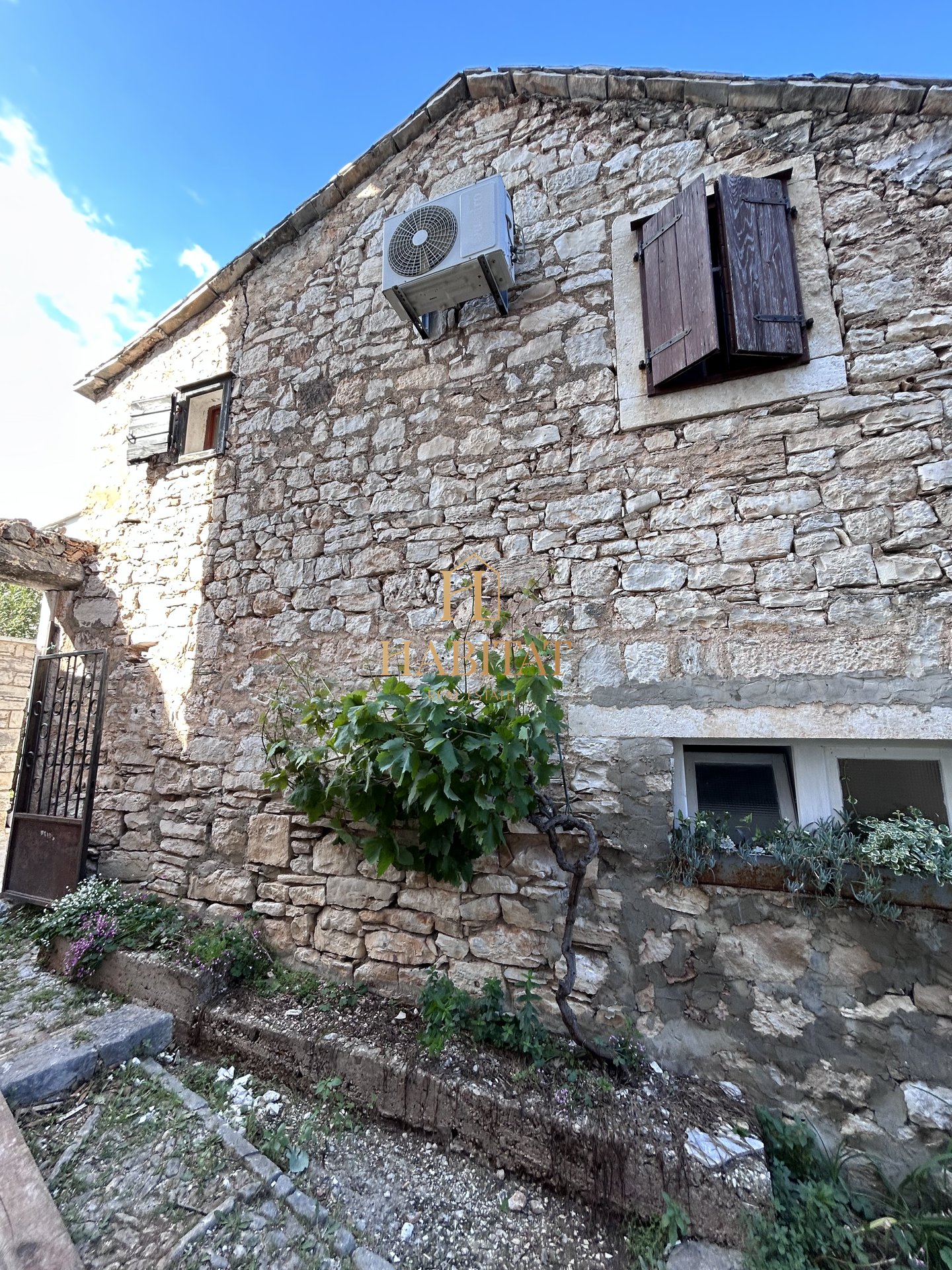 Haus Zu verkaufen - SPLITSKO-DALMATINSKA SUPETAR