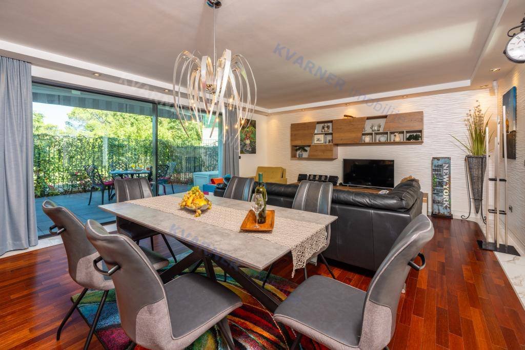Flat For sale - Primorsko-goranska Malinska