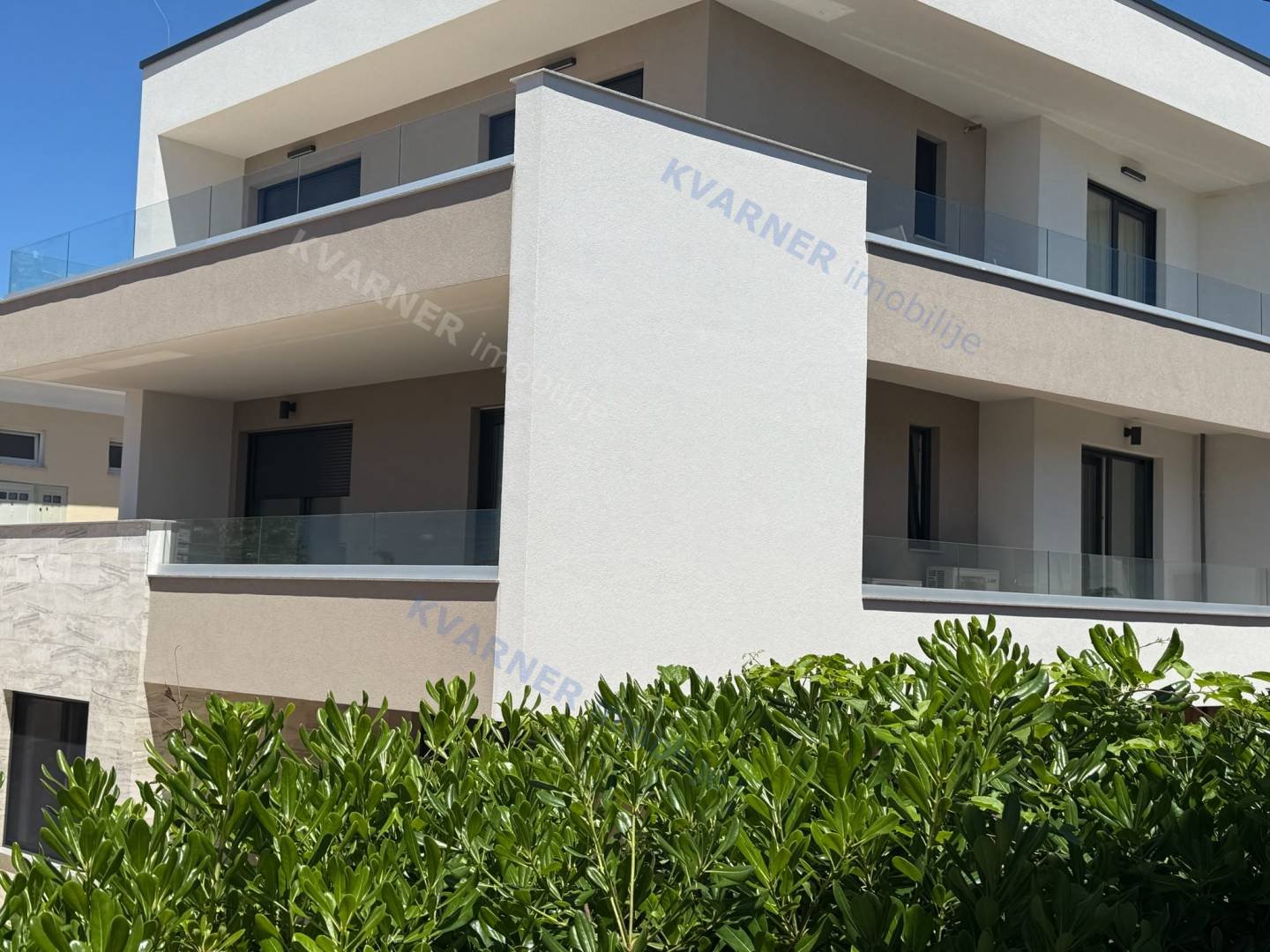 Flat For sale -  Njivice