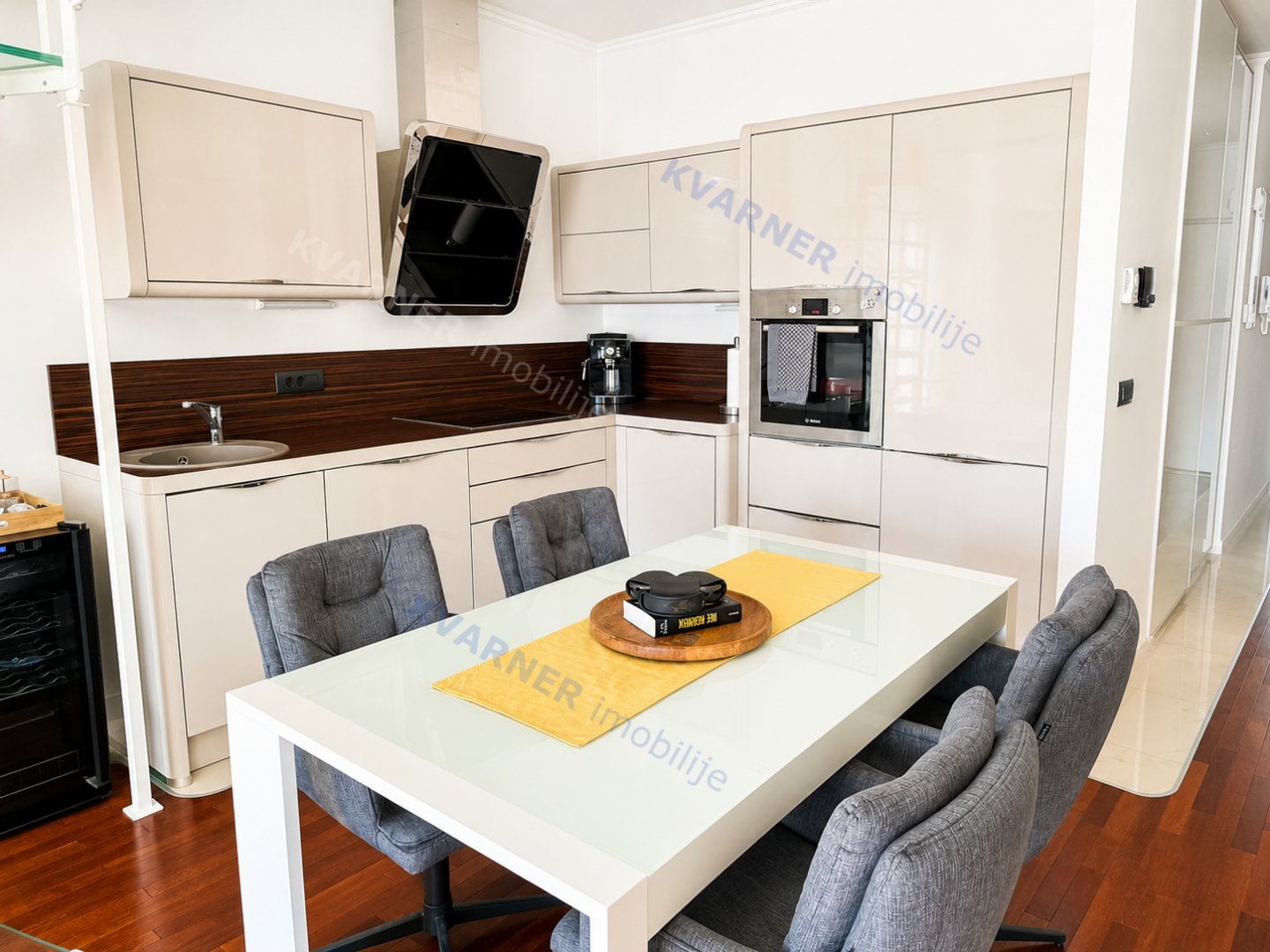 Flat For sale -  Njivice