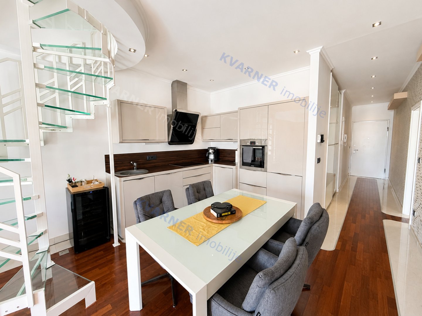 Flat For sale -  Njivice