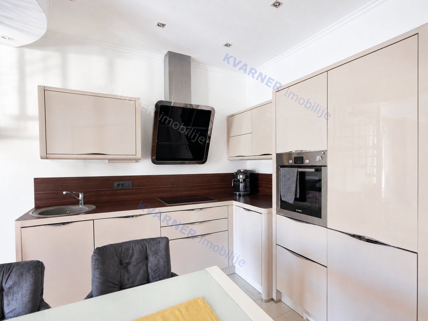 Flat For sale -  Njivice