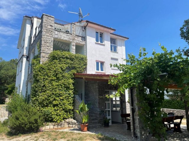 Kuća na prodaju 370 m² – Grad Krk