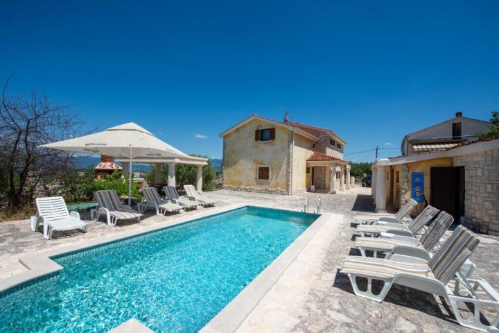 House for sale 480 m² – Dobrinj