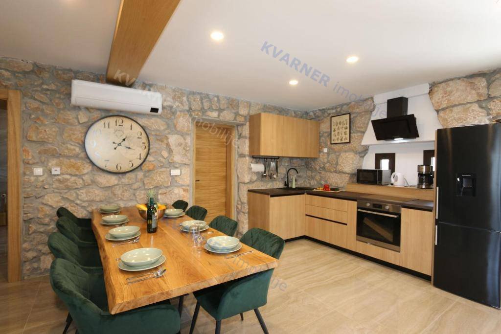 House For sale - Primorsko-goranska Malinska