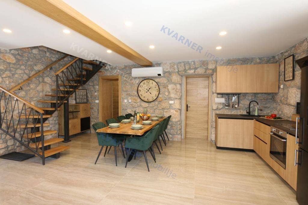 House For sale - Primorsko-goranska Malinska