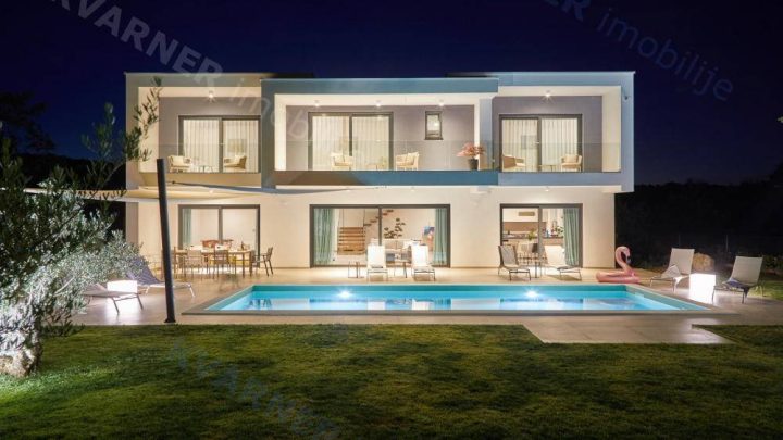 Kuća na prodaju 293 m² – Grad Krk