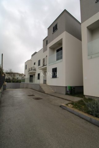 Apartment zu verkaufen 102 m² – Crvene Kuće