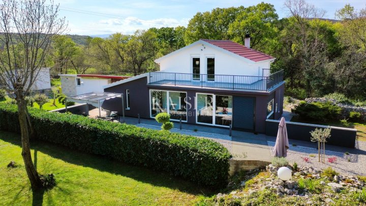 Kuća na prodaju 150 m² – Sveti Kuzam