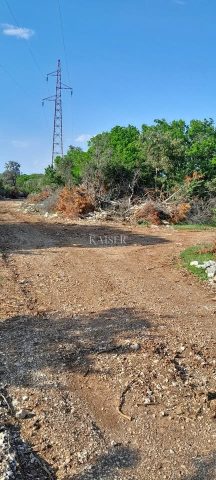 Terreno in vendita 121064 m² – Stivan