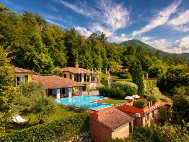 Terreno in vendita 573 m² – Poljane