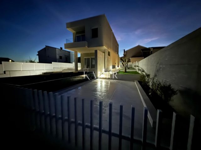 Haus Zu verkaufen - Istarska Ližnjan - foto 3/12