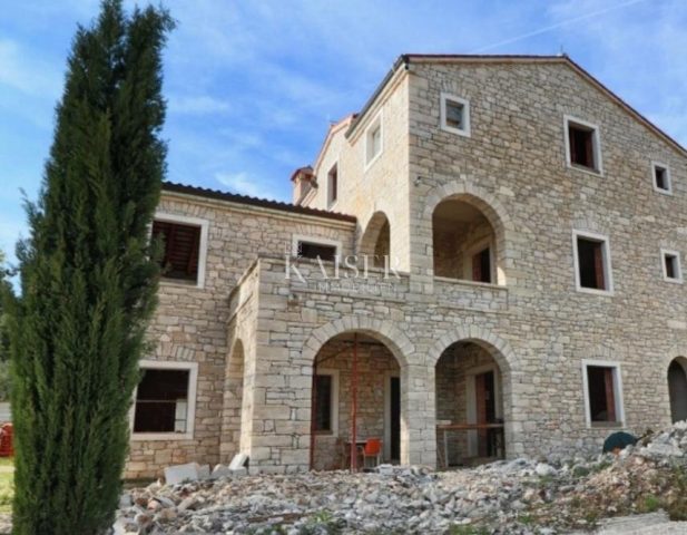 Haus zu verkaufen 650 m² – Sošići