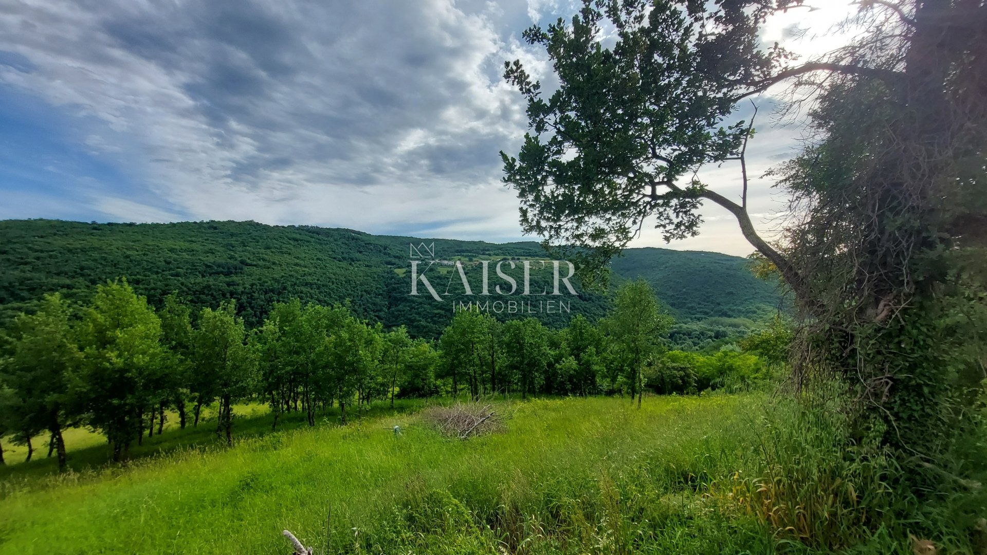 Parcela Naprodaj - Istarska Motovun