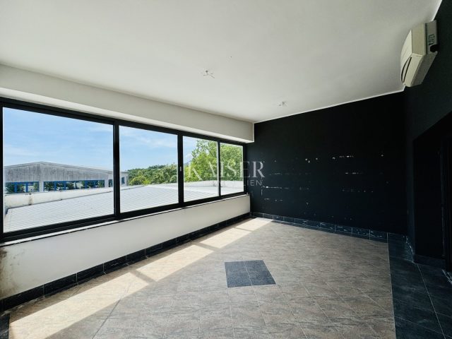 Poslovni prostor za najam 140 m² – Matulji