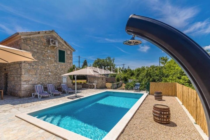 Kuća na prodaju 104 m² – Rasopasno