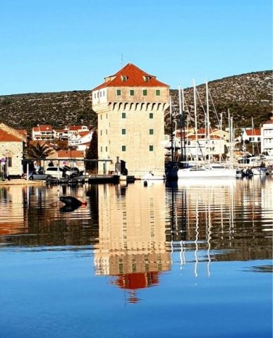 Kuća na prodaju 220 m² – Marina