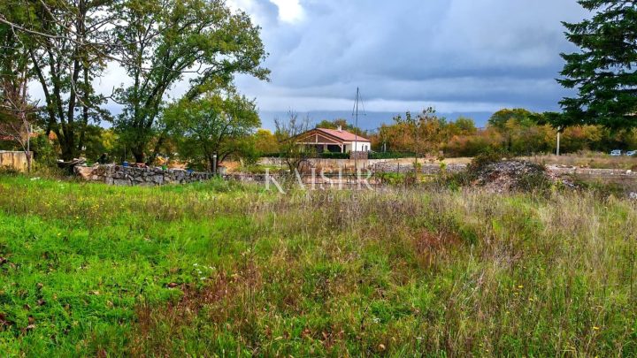 Pozemok na predaj 660 m² – Dobrinj