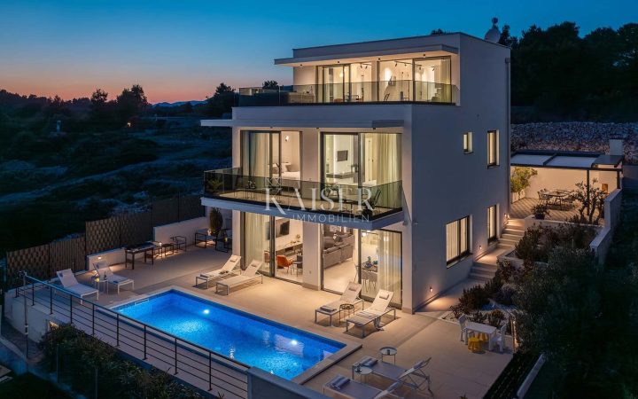 Kuća na prodaju 204 m² – Okrug Gornji
