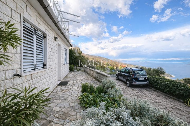 Kuća na prodaju 243 m² – Brseč