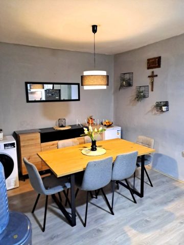 Kuća na prodaju 225 m² – Zukve
