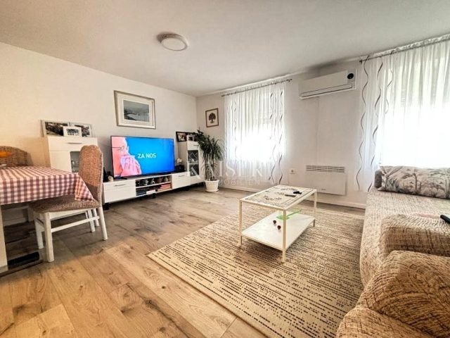 Kuća na prodaju 100 m² – Kolan