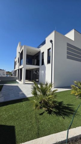 Kuća na prodaju 180 m² – Mulo