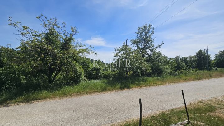 Grundstück zu verkaufen 8829 m² – Grožnjan