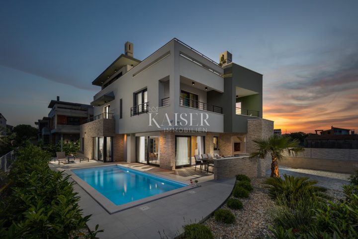 Kuća na prodaju 260 m² – Bibinje