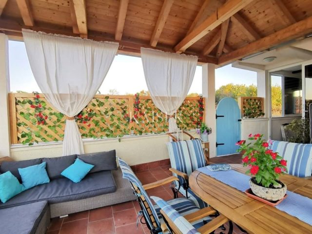Kuća na prodaju 287 m² – Mali Iž