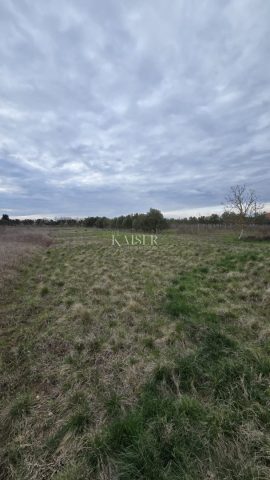 Zemljište na prodaju 2547 m² – Zemunik Donji