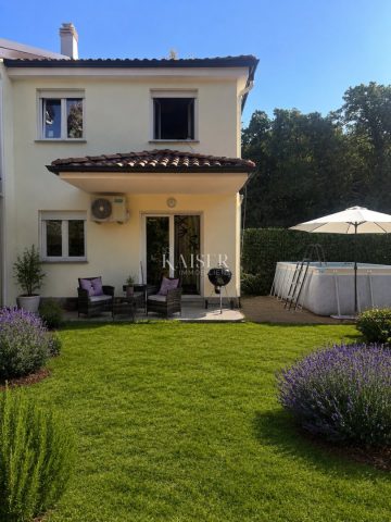House for sale 86 m² – Marinići