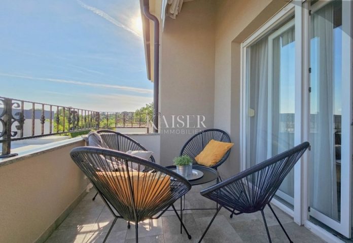 Apartment zu verkaufen 86 m² – Novigrad