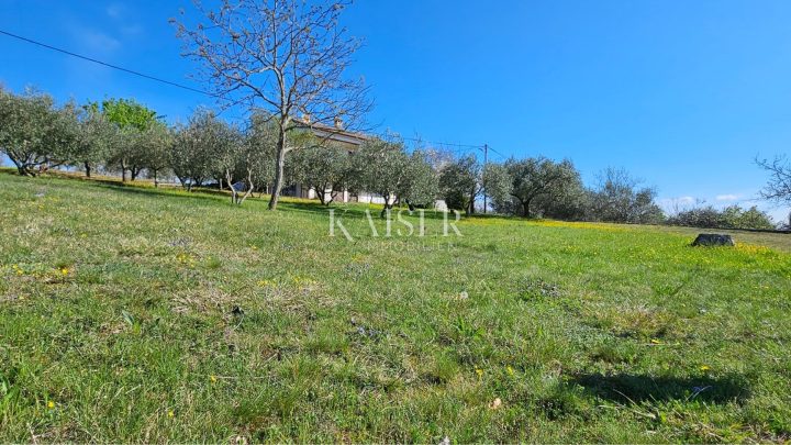 Zemljište na prodaju 7260 m² – Grožnjan