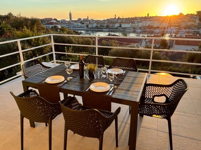 House for sale 377 m² – Rab