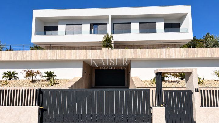 Kuća za najam 260 m² – Glavani