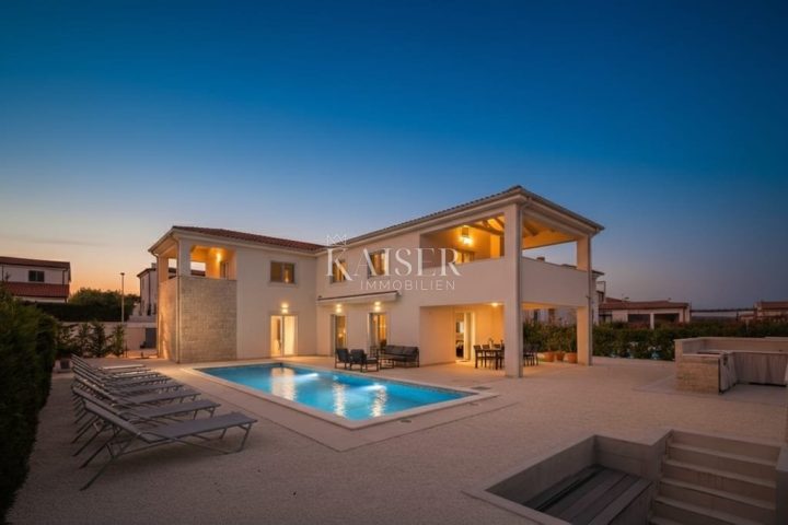 Kuća na prodaju 290 m² – Poreč