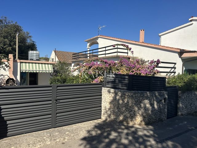 Dům na prodej 200 m² – Ražanj