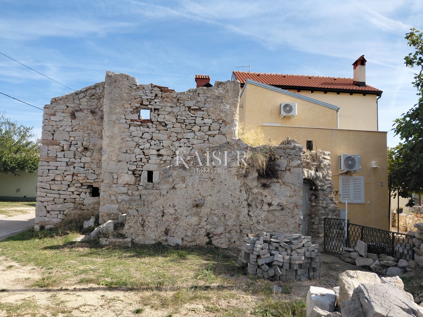 Hiša Naprodaj - Primorsko-goranska Mali Lošinj - foto 1/10